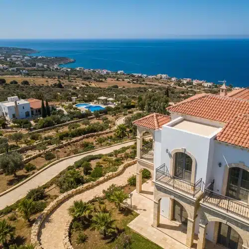 וילות בקפריסין בעיצוב יוקרתי ומיקום אסטרטגי